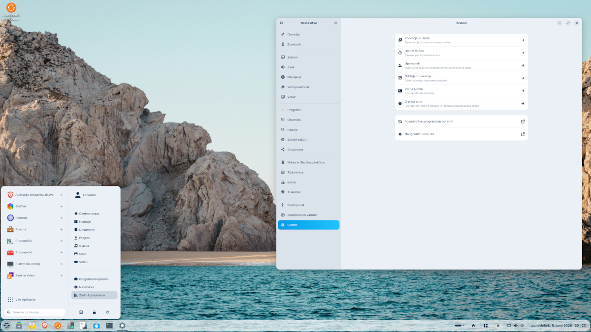 Zorin OS namizje z odprtim menijem